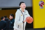 记者：以北京目前的阵容实力 即便加上周琦恐怕还是争不过辽粤